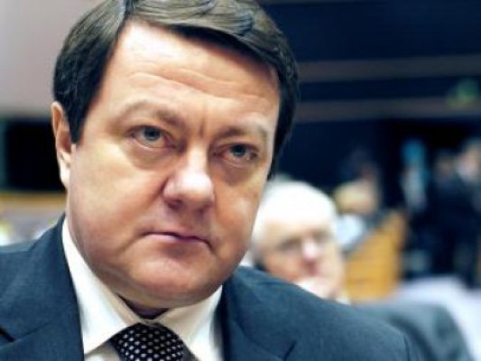Blaga spune că nu l-a susţinut pe Frunzăverde în PDL şi că acesta 